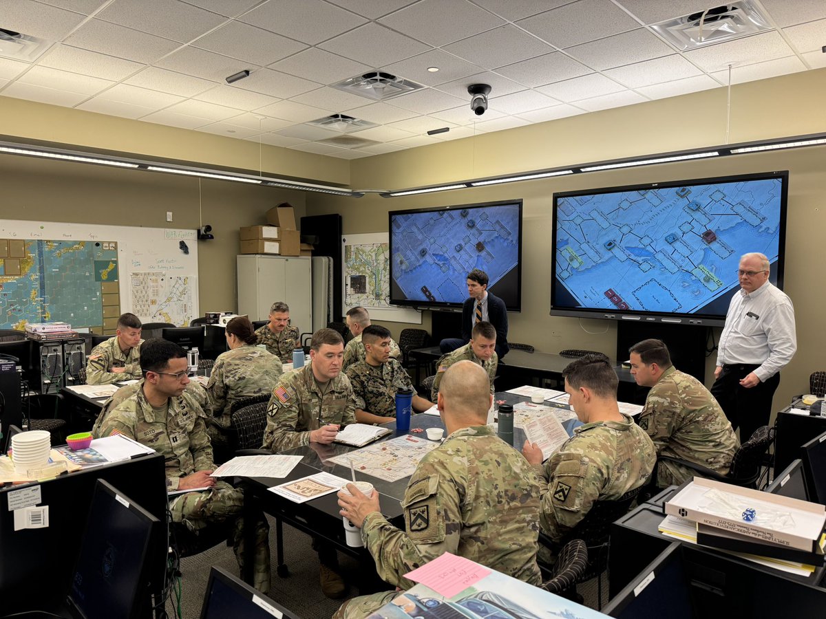 Today with <a href="/HistorianAbel/">Dr. Jonathan Abel</a> @usacgsc <a href="/ArmyUniversity/">The Army University</a> Supply Lines of the American Revolution a #wargaming about the logistical challenges faced by both sides. The scarcity facing both players  means making tough decisions- always a great learning outcome!