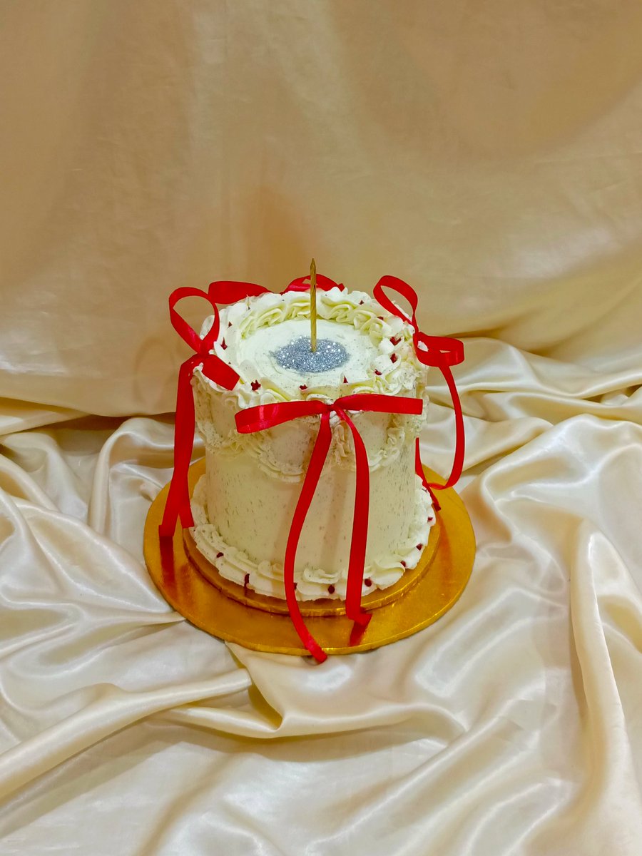 All you need is cakes, and there you have it!
That very wide smile.🤗

We can't wait to be a part of your special day🎉

Need yummy and beautiful cream cakes,in Enugu?
We're your best plug.

Call us on 09079812951
Or WhatsApp via wa.me/2349079812951 to order. 

Please RT💛