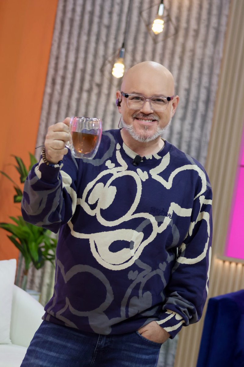 Nuevo día, MÁS CELEBRACIÓN en la #CasaTuMañana 🏠 ¿Qué esperas? Enciende el televisor y sintonízanos a partir de las 8:00 AM por @telemetro 📺 

¡Envíanos tus mensajes para enviarte saludos!👇