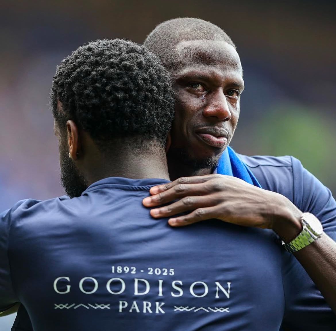 Panjabi_Toffee's tweet photo. Thank you @abdoudoucoure16 for your service for the last 5 years. Will always be remembered for that goal against Bournemouth but also your  non stop energy all over the pitch. #Everton https://t.co/jt6VzlZOz6