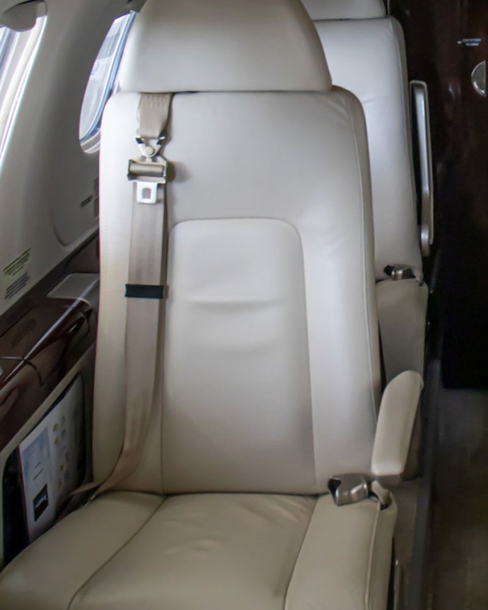 fly_advanced's tweet image. Experience the perfect blend of performance and luxury with the Phenom 300. This light jet offers lots of seating, a great range, and a great cruise speed. #Phenom300 #LightJet #PrivateJet #JetCharter #BusinessAviation #FlyPrivate #PrivateAviation #EmbraerJets #ExecutiveTravel
