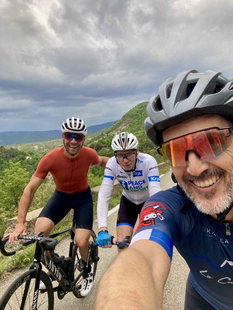 Dr. Jean-Baptiste Wiroth (@jbwiroth) on Twitter photo Challenge 30 jours de sport ... J20 et première séance de vélo sur la Côte d’Azur 🇫🇷 !
Temps orageux mais on a réussi à passer entre les gouttes 🌧️
strava.com/activities/145…
#investirsursoi <a href="/Tino_Bourse/">TINO | Bourse, Banque et Investissement | 〽️🔟</a> Challenge 30 jours de sport ... J20 et première séance de vélo sur la Côte d’Azur 🇫🇷 !
Temps orageux mais on a réussi à passer entre les gouttes 🌧️
strava.com/activities/145…
#investirsursoi <a href="/Tino_Bourse/">TINO | Bourse, Banque et Investissement | 〽️🔟</a>