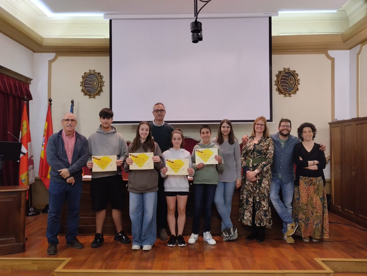 Entrega de premios del X Concurso de Relatos del IES Antonio Machado.

Queremos felicitar igualmente a todos los participantes por su talento y creatividad.
¡Enhorabuena! Siempre #mxns