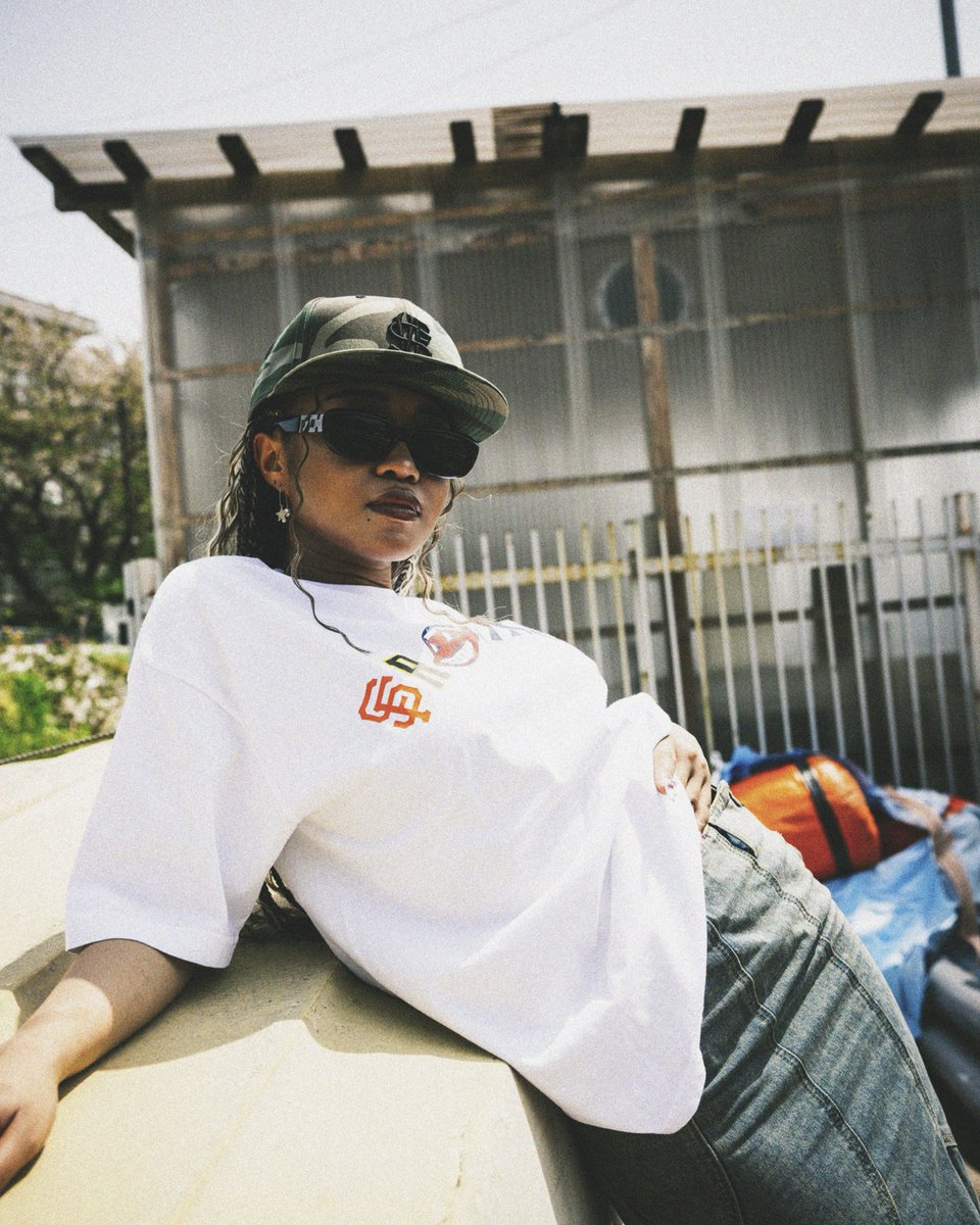 FRINGE™ VIDEO SHOP tweet media