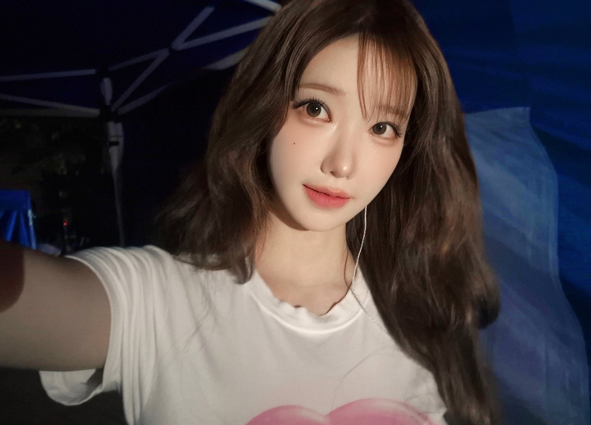 @magentaof62: RT by @Weekly_QWER: 서울시립대 좋아해💗 #QWER #마젠타 #magenta #서울시립대