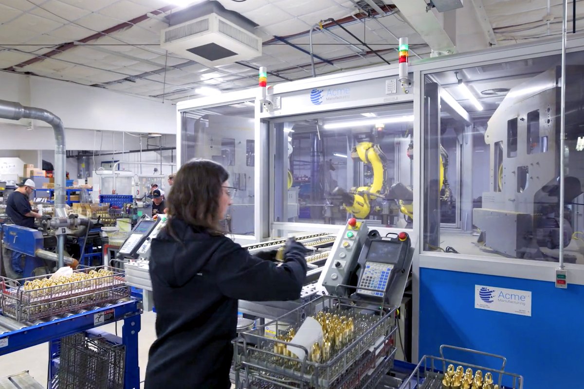 FANUCAmerica's tweet photo. #Automation helped a 165-year-old #manufacturer, @WilsonBohannan, stay in the U.S.🤖🇺🇸  https://t.co/eo7n4OeGsk

When the operations team was challenged to double output📊 of their solid brass #padlocks🔒, they turned to #FANUC ASI Acme Manufacturing for support.🤝 https://t.co/fFpWL9P6sO