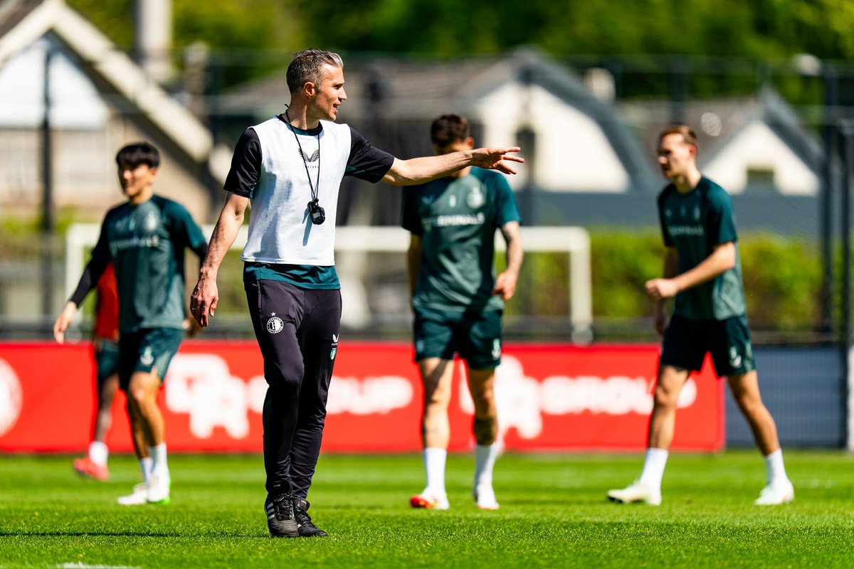 Persie_Official's tweet photo. Three intense and enjoyable months have come and gone — a time marked by hard work, dedication, and a true team effort. We reached our goal, but the focus has already shifted to the challenges and opportunities ahead.

A huge thank you to the staff, players, and every supporter who stood by us from day one to the final whistle. Your support means the world to us ❤️!

Enjoy the break — we’ll see you soon. 

Robin