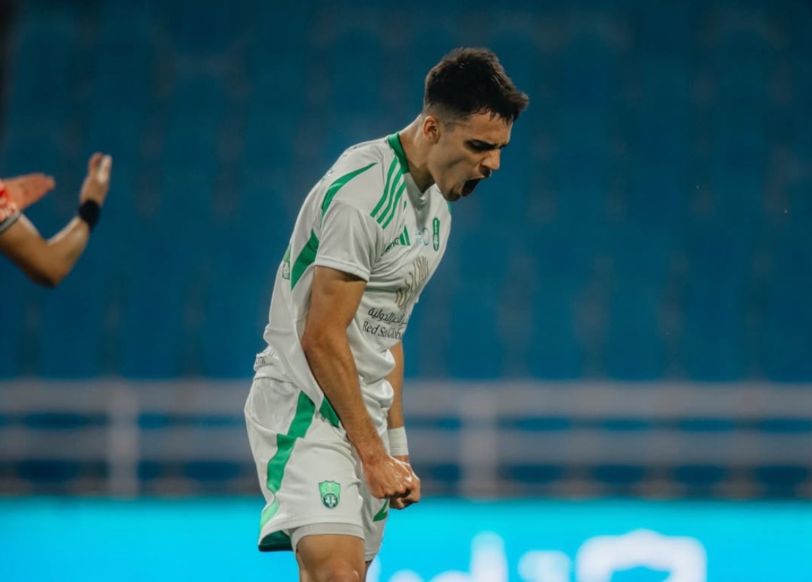 🚨🔵⚪️ FC Porto are among clubs keen on signing Gabri Veiga from Al Ahli this summer.

He’s on the list and highly appreciated since January, as <a href="/marcosbenito9/">Marcos Benito</a> reports.

Veiga could leave Saudi Pro League this summer.