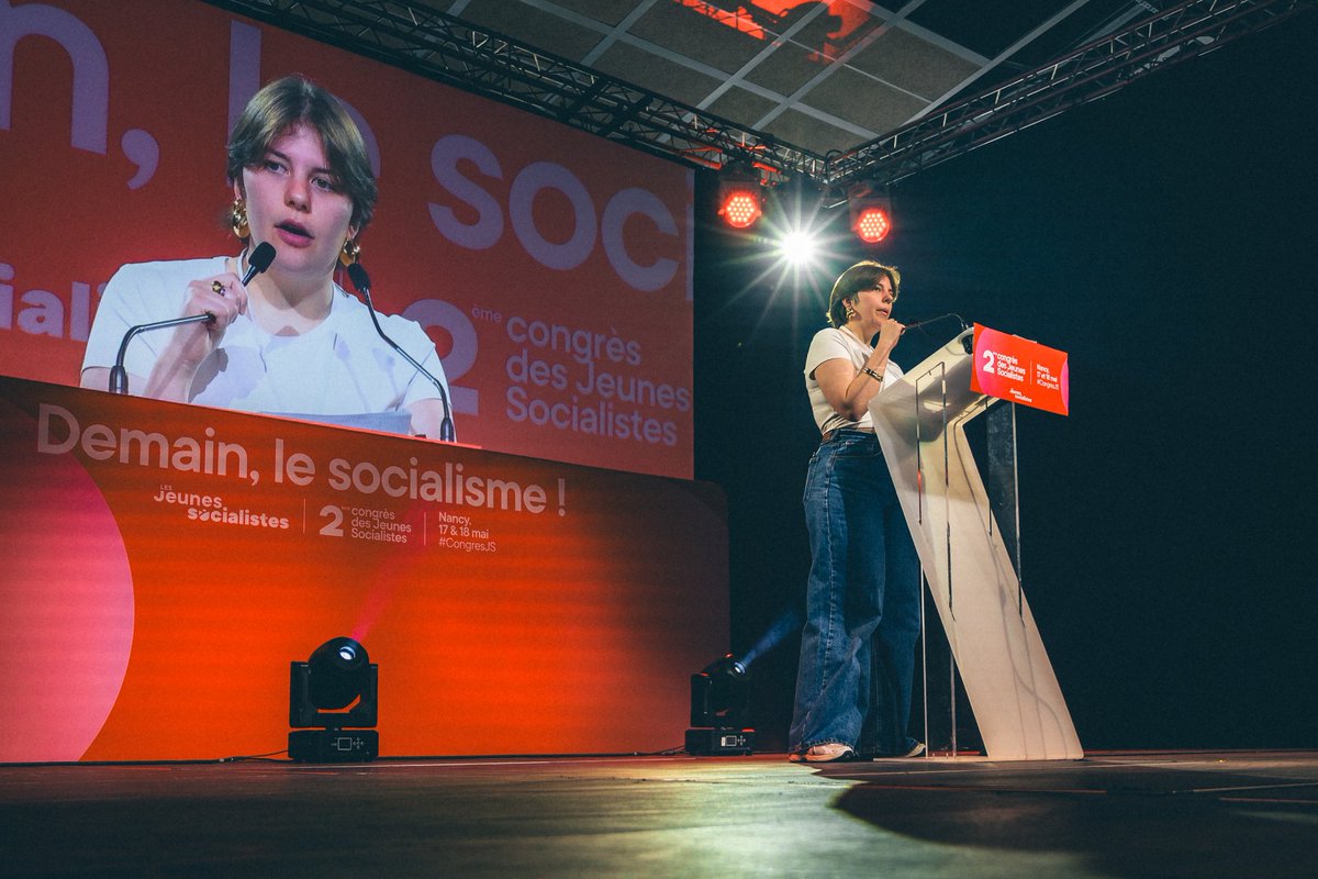 JeunesSoc90's tweet photo. Au #CongresJS, notre contribution thématique sur la régulation bancaire a été adoptée ! ✊🌹

Alors que le secteur bancaire français est le quatrième mondial, il est urgent d'arrêter les abus des frais bancaires, véritable pillage des classes populaires.🏦 https://t.co/FewCEj8vRL