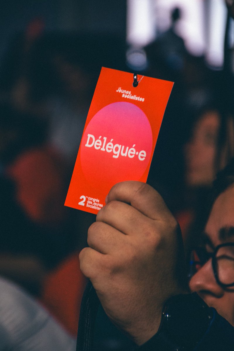 JeunesSoc90's tweet photo. Au #CongresJS, notre contribution thématique sur la régulation bancaire a été adoptée ! ✊🌹

Alors que le secteur bancaire français est le quatrième mondial, il est urgent d'arrêter les abus des frais bancaires, véritable pillage des classes populaires.🏦 https://t.co/FewCEj8vRL