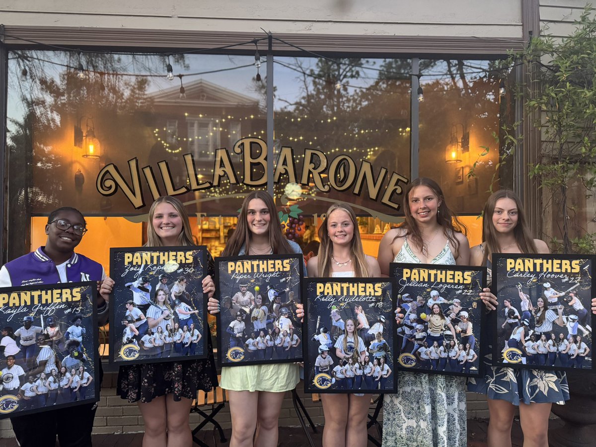 CollsSoftball's tweet image. Last night we celebrated our seniors with one last dinner. This group of girls is very special to the Collingswood Softball program and have bright futures ahead.⭐️💙💛