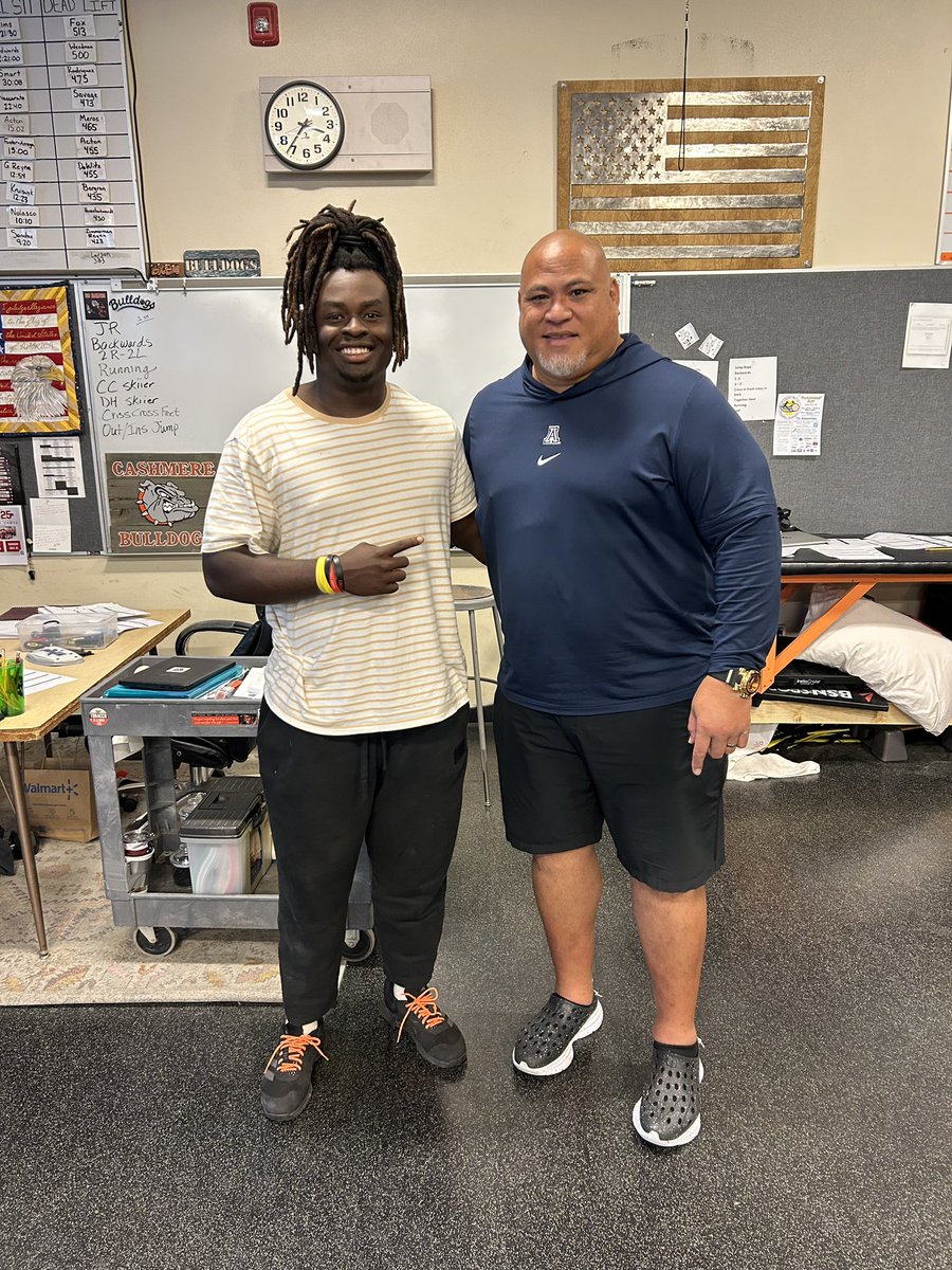 prin_fox77's tweet image. Thank you for stopping by and watching the morning lift @CoachJsalavea Humbled and blessed to receive a offer @ArizonaFBall @BrandonHuffman @Murdock_02 @NickFarman55 @XavierBanner_ @Bryan_Bremer @ppsacademy @PNWSports_