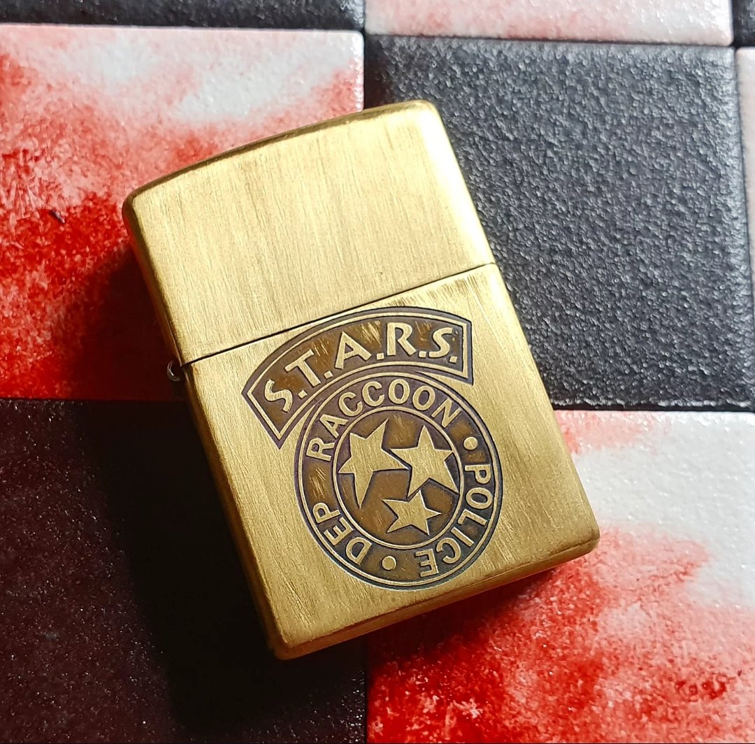 💛❤ 

#ResidentEvil #ChrisRedfield