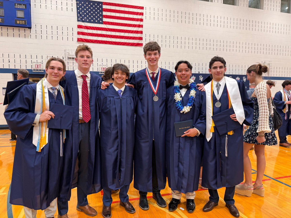Congratulations to our Seniors! 

#Classof2025 #GoLions