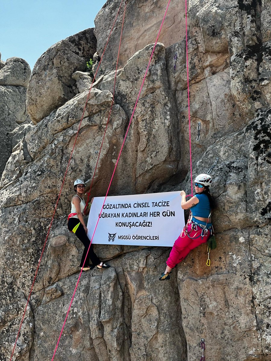Yalnızca meydanlarda değil, her yerde haykırıyoruz!

Gözaltında cinsel tacize uğrayan kadınları ve lubunyaları her gün konuşacağız!