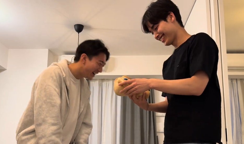 akaSarv's tweet photo. Happiness looks perfect on them.💞 https://t.co/KDGHTfIrAd