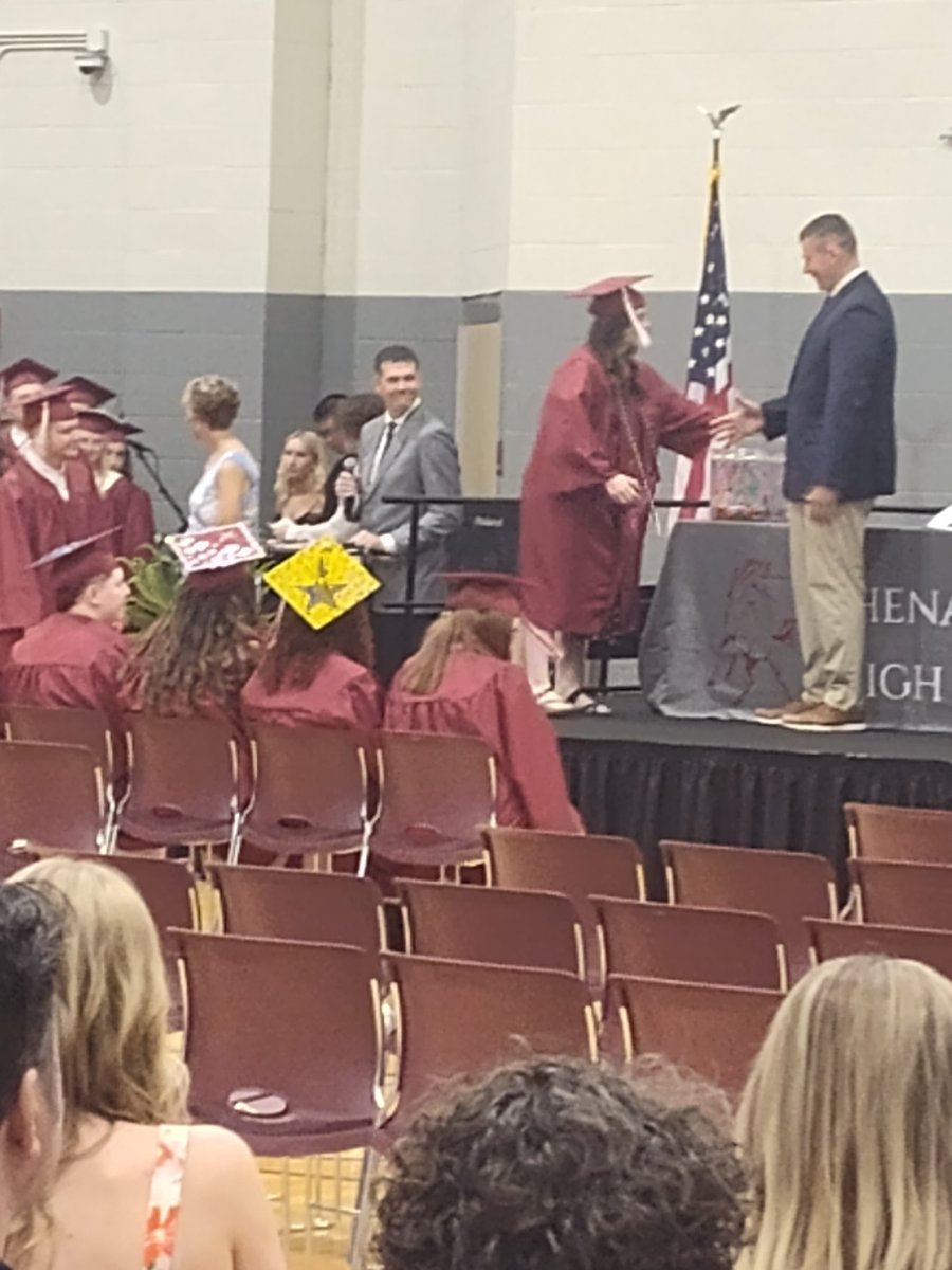 GypsyGem01's tweet photo. My baby girl did it! I'm so proud of her ! https://t.co/9SAaKIFHOe