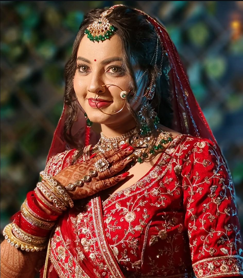 AruWellness's tweet photo. Turn heads on your big day with beautiful bridal makeup by AruWellness! 💄👰‍♀️✨
Book your spot now &amp; get that flawless HD look! 💋💫
Because every bride deserves to shine like a star! ⭐💍❤️
#BridalMakeup #AruWellness #HDLook #WeddingGlow https://t.co/DBVYOPR8CZ