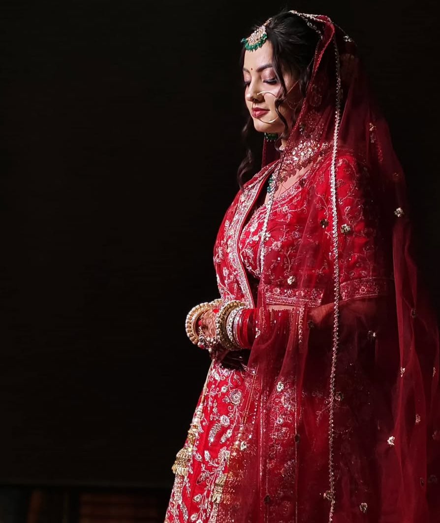 AruWellness's tweet photo. Turn heads on your big day with beautiful bridal makeup by AruWellness! 💄👰‍♀️✨
Book your spot now &amp; get that flawless HD look! 💋💫
Because every bride deserves to shine like a star! ⭐💍❤️
#BridalMakeup #AruWellness #HDLook #WeddingGlow https://t.co/DBVYOPR8CZ