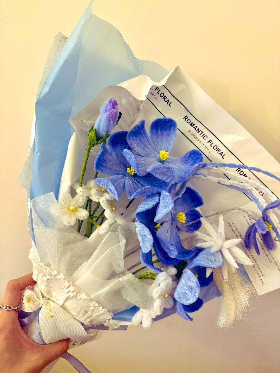 nat_natalieeeee's tweet photo. Happy 520💙
剛好在這特別的日子認識一年
謝謝你的相識禮物
珍惜💙
@TheSnowflower__ https://t.co/CXSU9I7rXI
