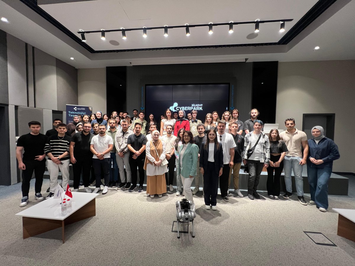CyberparkTGB's tweet photo. 🎓 Türk Hava Kurumu Üniversitesi (@THKUniversitesi) Yapay Zekâ ve Veri Bilimi Topluluğu öğrencileri, Bilkent CYBERPARK’ı ziyaret etti!

🌐 Ziyaret kapsamında öğrencilere, Bilkent CYBERPARK’ın teknoloji ve girişimcilik ekosistemine sunduğu ulusal ve uluslararası programlar hakkında kapsamlı bilgiler aktarıldı.

💡 @openzeka  firması Company Director & CEO Neslihan Kurt, “OpenZeka Firma Tanıtımı ve İş Başvuruları İçin Tecrübe Paylaşımı” konulu sunumuyla öğrencilerle değerli deneyimlerini paylaştı. “Yapay Zekalı Robot Köpeklerin Afetlerde Kullanımı” ve “Cordatus AI” gibi ürünleri tanıttığı; @nvidia iş birliğine de değindiği ilham verici söyleşi, teknolojinin toplumsal faydasına dair önemli perspektifler sunarak katılımcılara ilham verdi.

🎯 Genç yetenekleri teknoloji ve girişimcilik dünyasına hazırlayan bu tür etkinlikler, bilgi ve deneyim paylaşımının dönüştürücü gücünü destekliyor.

#BilkentCYBERPARK #OpenZeka #Teknoloji #Girişimcilik #YapayZeka #ÜniversiteSanayiİşbirliği