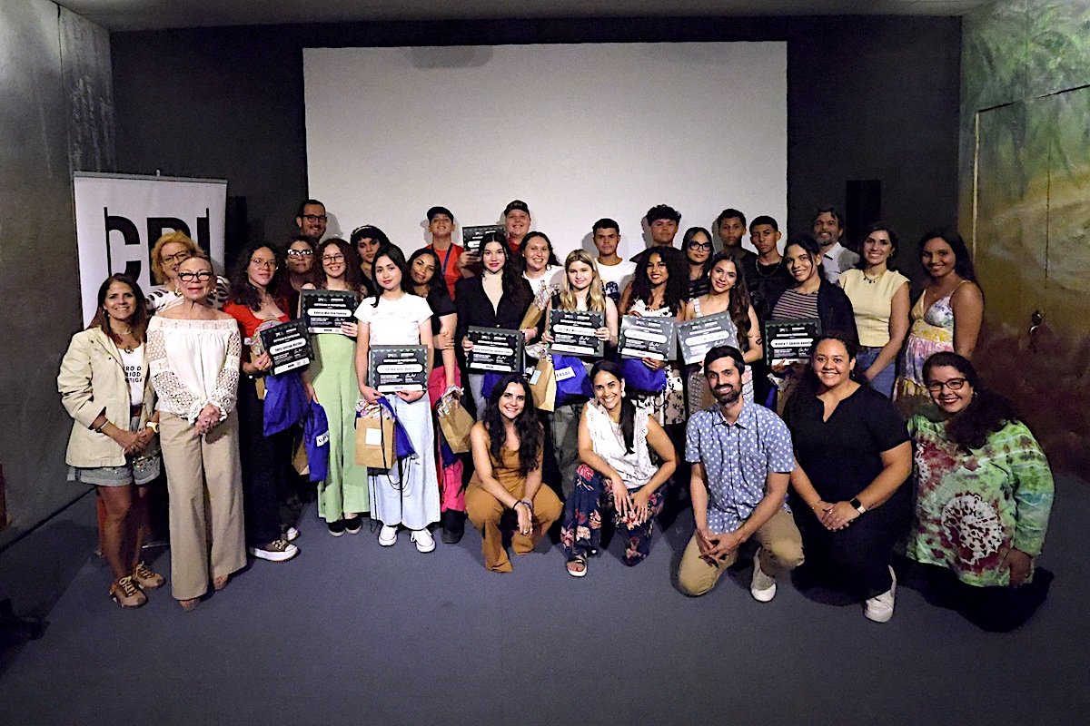 Jóvenes se gradúan de proyecto periodístico en Casa Pueblo | tinyurl.com/3dktajvf

Durante 12 semanas, los y las participantes aprendieron sobre consumo crítico de noticias, periodismo ciudadano y producción de multimedios. | #AdjuntasPuebloSolar