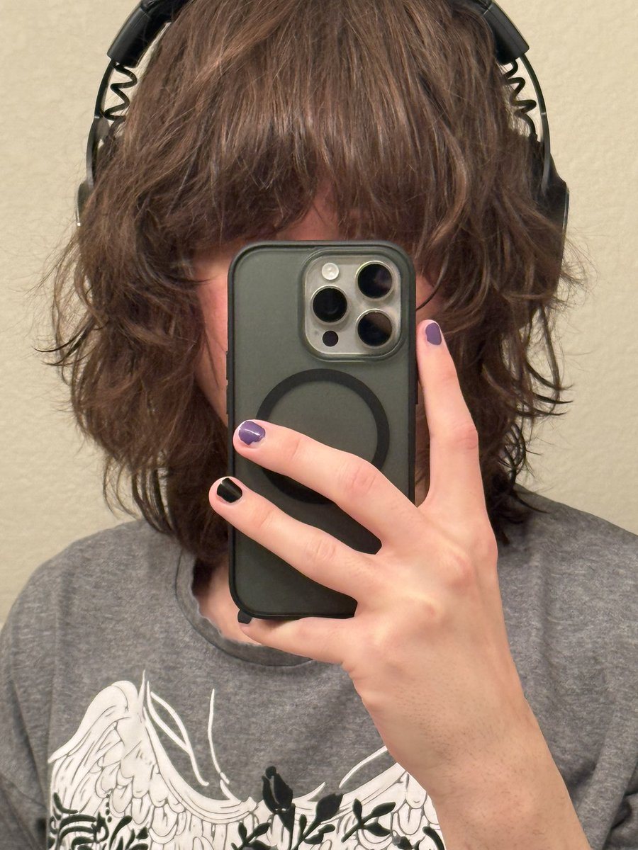 Shlormy's tweet photo. Is my hair pretty today ? https://t.co/aAW83gpC2B