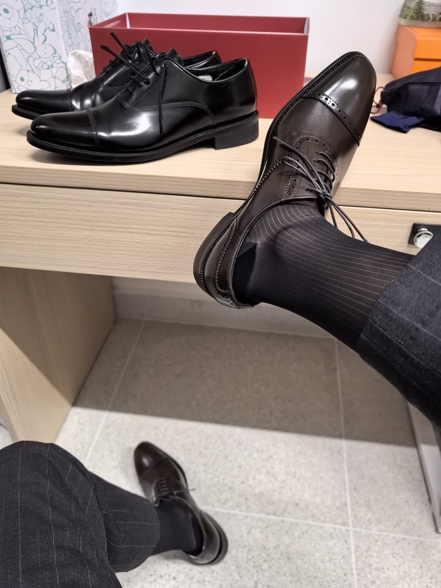 ba27453's tweet photo. 新鞋开苞 https://t.co/8NzYQojVCK