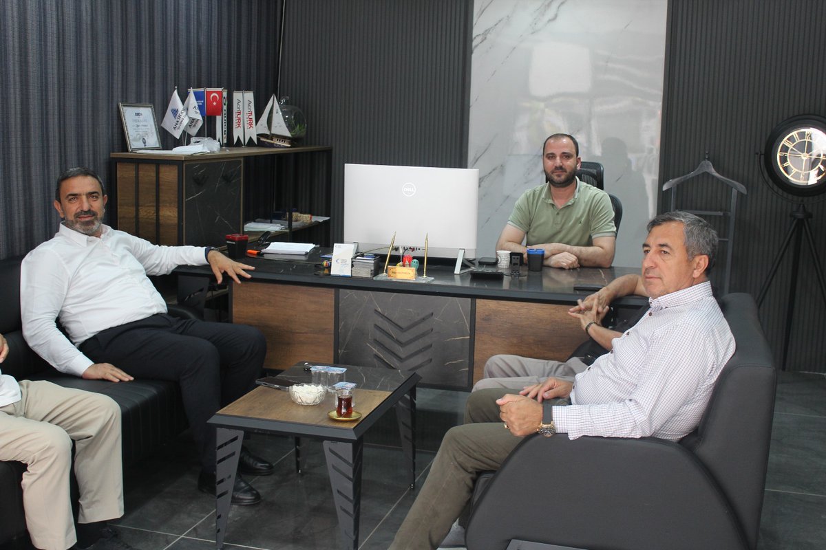 askonbatman's tweet photo. Şube başkanımız @selmannasiroglu Teşkilat Başkanımız @OzogulHamdullah ile beraber Üye ziyareti kapsamında, üyemiz Uğur Sigorta sahibi Uğur NASIROĞLUN'u ziyarette bulundu. https://t.co/g1ZjqtMMHJ