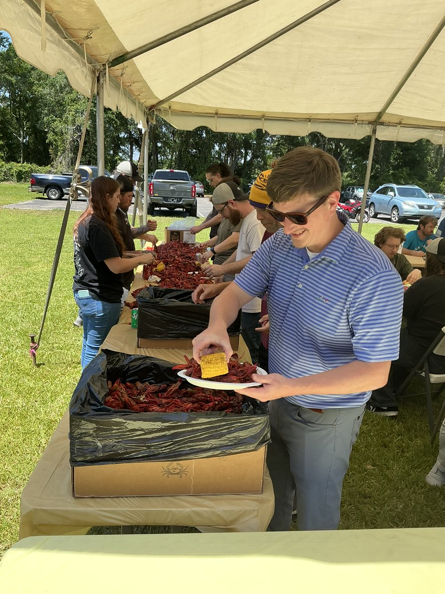 PFGoptics's tweet photo. 🦞Our annual Crawfish Boil was a fantastic time to step away from the shop floor, enjoy some great food, and celebrate all we've accomplished as a team. We are proud to call the MS Gulf Coast home! 🎣🚤☀️ #MSGulfCoast #PrecisionOptics https://t.co/A0SVJFOPnm