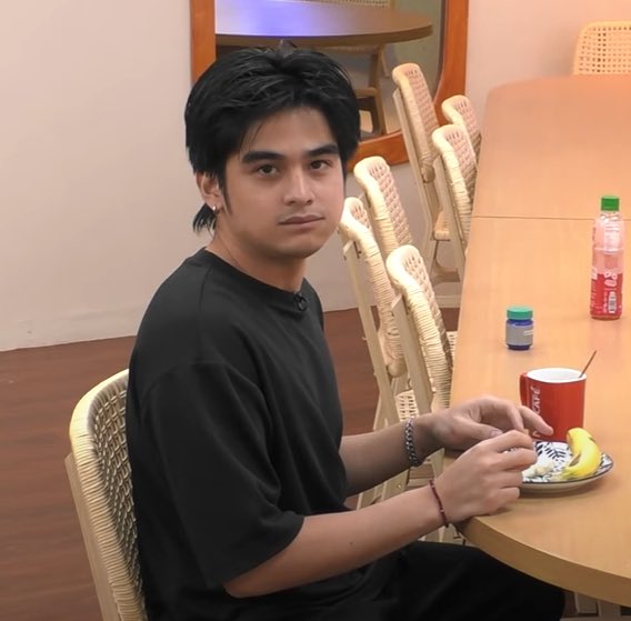 kaiscake's tweet photo. is it just me or will ashley hasn’t been wearing his specs that much lately… dahil ba duo sila at aware siyang malakas amats sa kanya ni bianca kapag wala siyang suot na salamin… ahm! 

WILLCAdate SI CRUSH
WILLCAdate SI CRUSH https://t.co/bIo4X7b2an