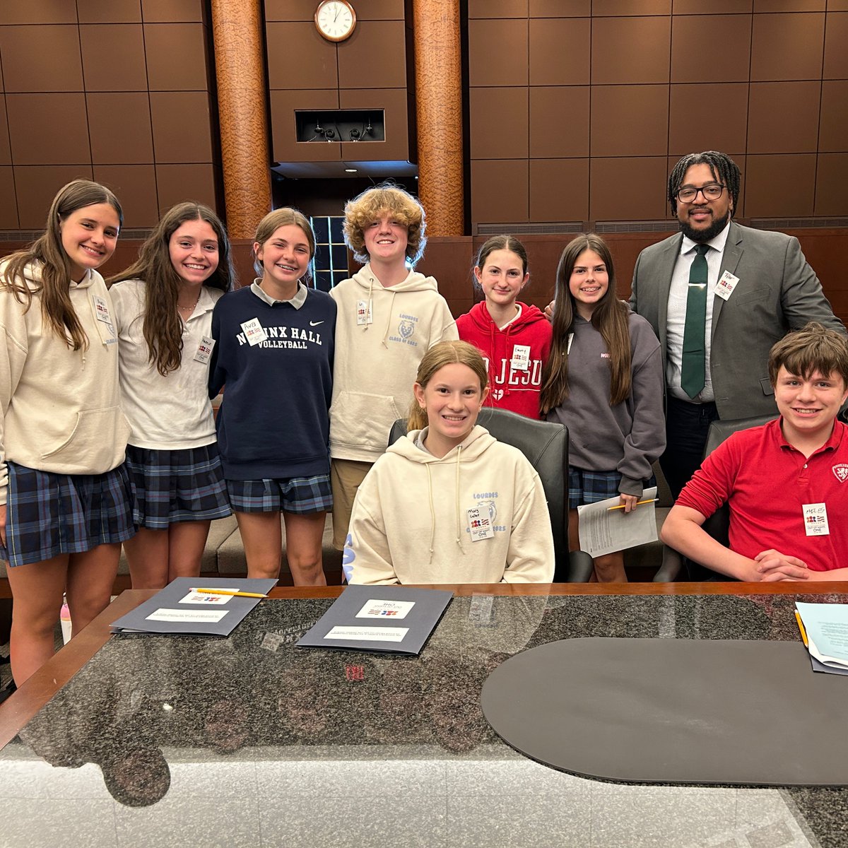 USCourtsMOED's tweet image. 8th Grade from Our Lady of Lourdes UCity at #LawDay event 5/13. They were welcomed by Chief Judge Clark, observed court, & participated in a moot court helped by judge & attorney coaches. Congrats to Alex Hatcher and Sofia Otten, winners of the essay contest hosted by @JLCinSTL