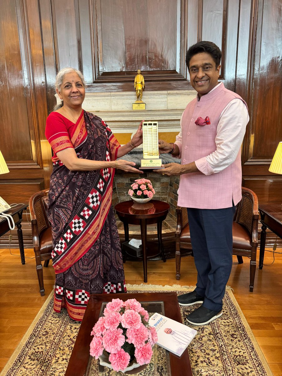 nsitharamanoffc's tweet photo. Shri @kuljeetschahal, Member and Vice Chairperson - NDMC (@tweetndmc), calls on Smt @nsitharaman. https://t.co/9xWGrLXNXZ