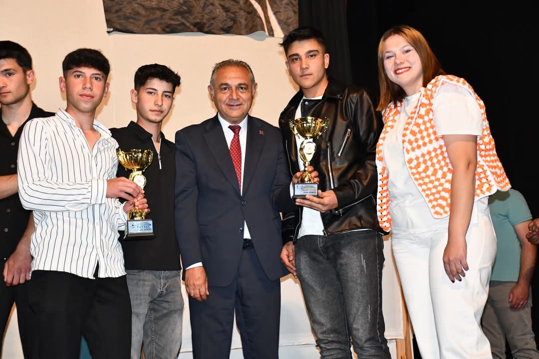 NamiCiftci's tweet photo. MİLLİ MÜCADELENİN 106. YILI GÜRÜN’DE COŞKUYLA KUTLANDI

19 Mayıs Atatürk’ü Anma, Gençlik ve Spor Bayramı’nın 106’ıncı yılı tüm yurtta olduğu gibi Gürün’de de coşkuyla kutlandı. https://t.co/YtokGMCE93 https://t.co/255qVe0T1K