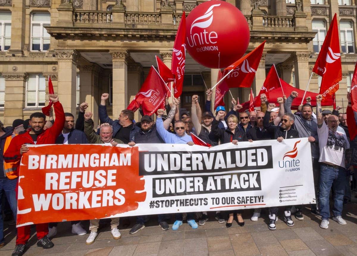 Unite the union: join a union (@unitetheunion) on Twitter photo Could you handle an £8k cut in pay? The only person who seems to think workers can get by with losing 20% of their pay is <a href="/BhamCityCouncil/">Bham City Council</a> leader <a href="/CllrJohnCotton/">John Cotton</a> So where is he when it comes to negotiating an end to the Birmingham Bins dispute #WheresCotton❓ Could you handle an £8k cut in pay? The only person who seems to think workers can get by with losing 20% of their pay is <a href="/BhamCityCouncil/">Bham City Council</a> leader <a href="/CllrJohnCotton/">John Cotton</a> So where is he when it comes to negotiating an end to the Birmingham Bins dispute #WheresCotton❓