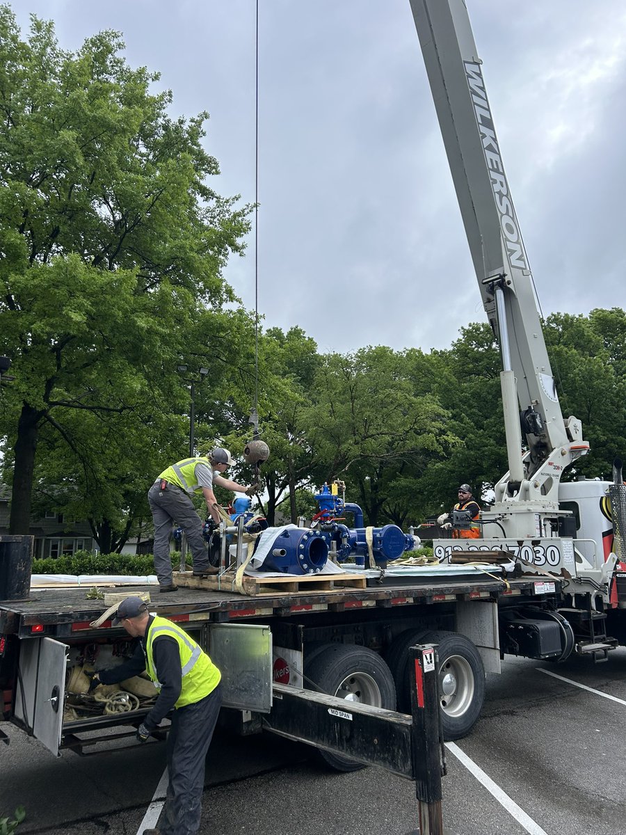 CRgreenside's tweet image. Timely rain event!   Installing a new skid at the pump house today.   Rain total is 2” 

#Infrastructure #CCL #SuperView