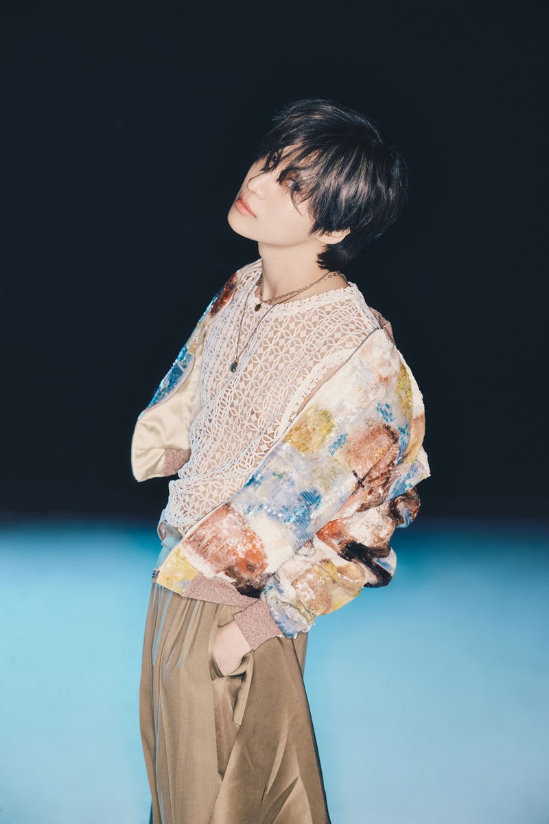 SHINee's tweet image. SHINee 'Poet l Artist' Teaser Image 2 

SHINee 샤이니 【Poet l Artist】 
➫ 2025.05.25 00AM (KST)

💿 Pre-order
SHINee.lnk.to/POETARTIST

#TAEMIN #태민
#SHINee #샤이니 
#PoetlArtist #SHINee_PoetlArtist