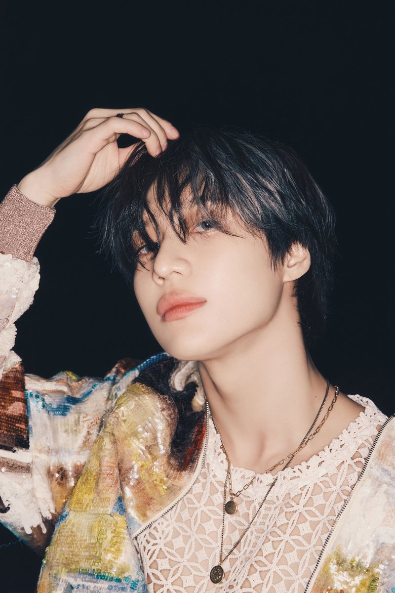 SHINee's tweet image. SHINee 'Poet l Artist' Teaser Image 2 

SHINee 샤이니 【Poet l Artist】 
➫ 2025.05.25 00AM (KST)

💿 Pre-order
SHINee.lnk.to/POETARTIST

#TAEMIN #태민
#SHINee #샤이니 
#PoetlArtist #SHINee_PoetlArtist