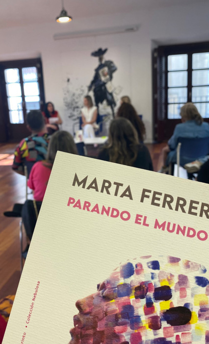 LaberintoAres's tweet photo. Marta Ferrer presentó "Parando el mundo", junto a Alicia Arés y Ana Belén Roy. Biblioteca Iván de Vargas, Madrid. 19 mayo, 2025 https://t.co/PpAMRTLnbf