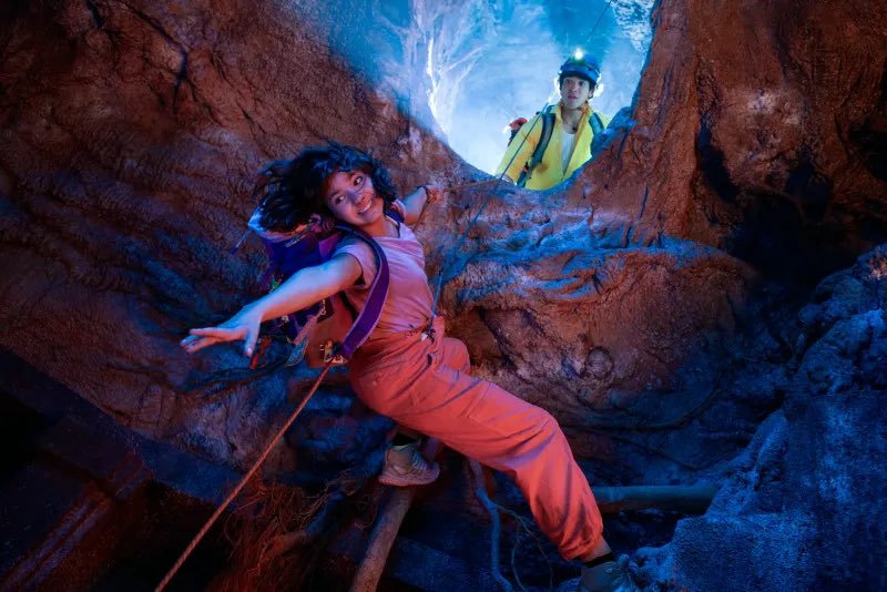 FilmFrontline's tweet photo. First look at the upcoming live-action adventure ‘DORA AND THE SEARCH FOR SOL DORADO’
streaming July 2 on Paramount+!
#Dora #SolDorado #ParamountPlus #LiveAction #AdventureFilm #FamilyMovie #IsabelaMerced #EvaLongoria #DannyTrejo #ExplorersUnite https://t.co/czMdf8208k
