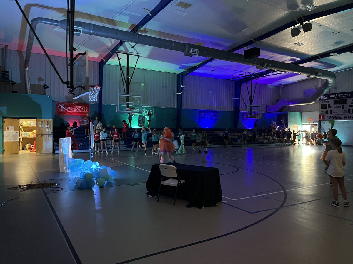 TimWebb63's tweet image. It’s HOUSE Hype Day at GSMS as our rising 6th graders “spin the wheel” to learn their House assignment!