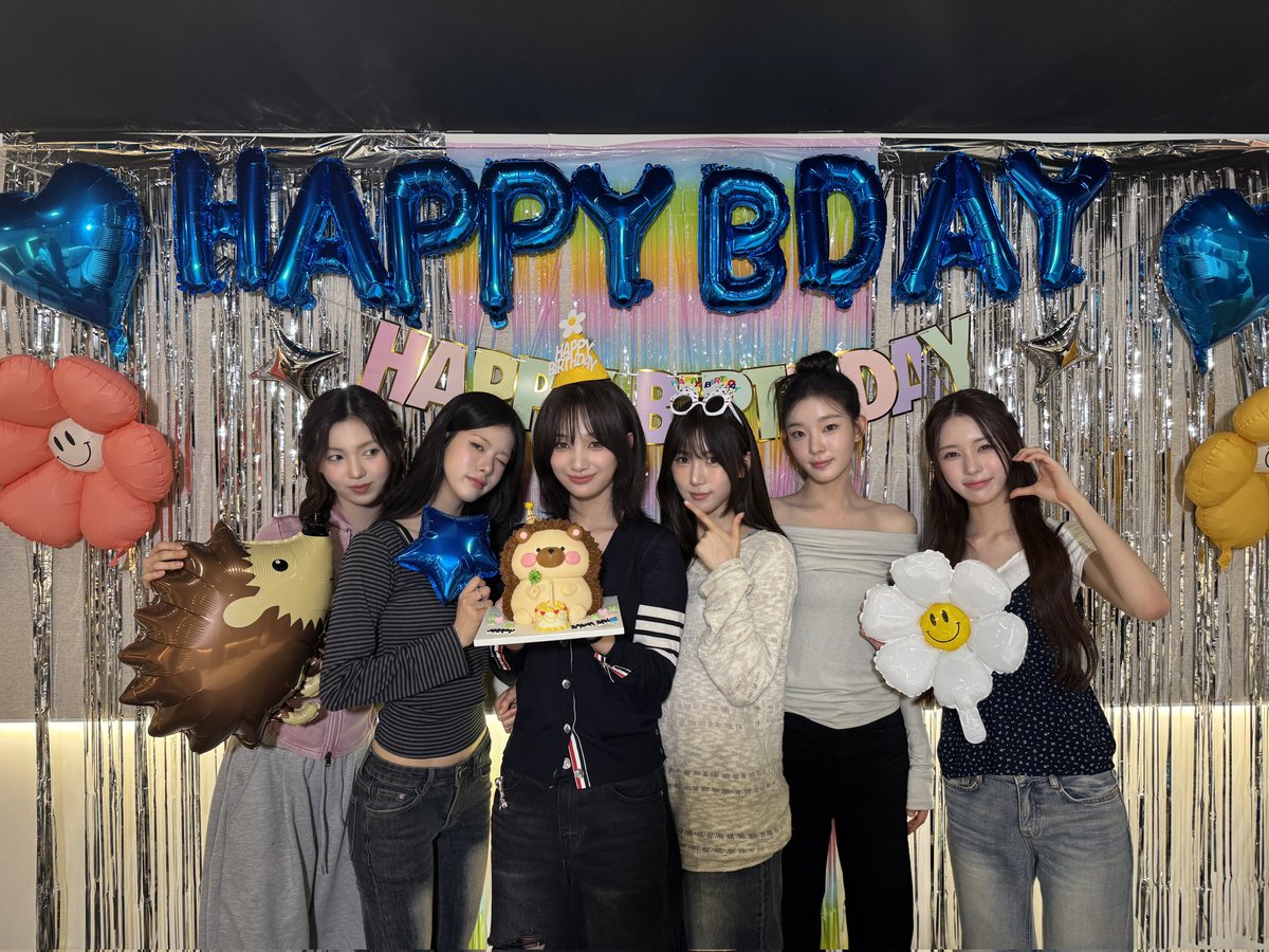 ifeye_official's tweet photo. [📸 #eye_capture]
아기 꼬꼬 고슴사샤 생일🎂 및 첫 단체 라이브🤍
잎둥이 언니들 다 넘어와~!

#ifeye #이프아이
#SASHA #사샤 https://t.co/jmiz92CLhh