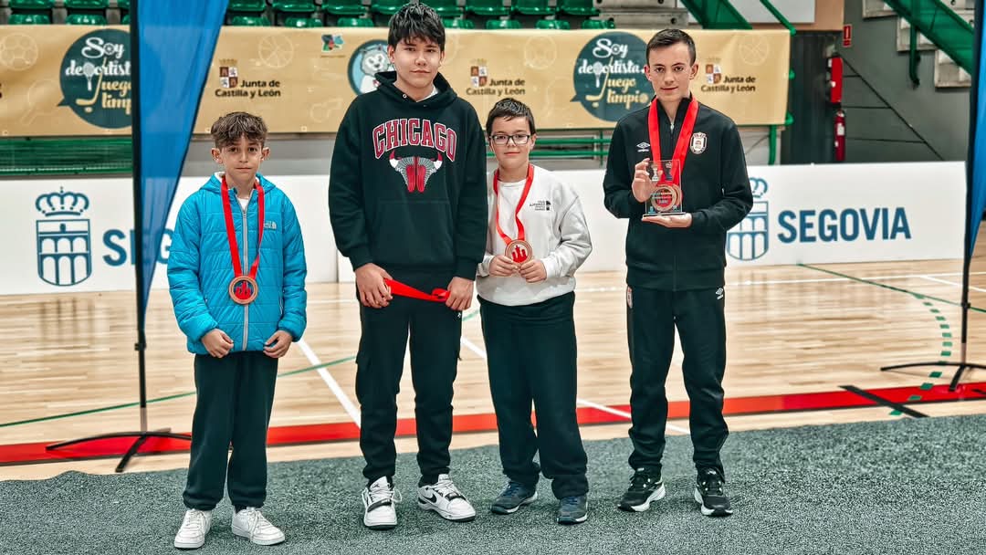 🏆 Darío González revalidaba el título de campeón individual, con la selección de #Ávila en tercera posición 

♟️Nuestro portero del Infantil Regional alcanza su séptimo título de campeón de Castilla y León.

🎉 Nuestra más sincera enhorabuena. Estamos orgullosos de ti.