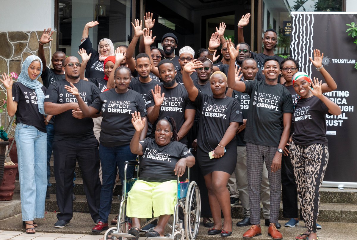 Code4Africa's tweet photo. Inside the #TrustLab incubator, where grassroots groups from Lamu and Mombasa are building digital resilience!

From unpacking info manipulation to fieldwork, participants gained hands-on skills to counter digital threats.

Led by @dw_akademie + @SiasaPlace + @Code4Africa https://t.co/WVCjeIhWOy