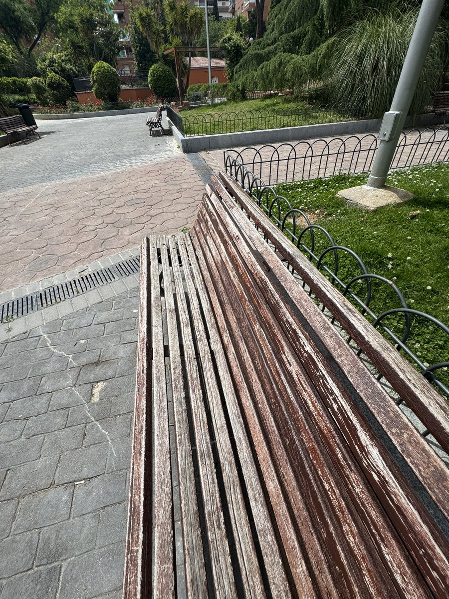 iro3er (@iro3er) on Twitter photo Así están la mayoría de los bancos del parque Enrique Herreros de Chamberí. Una pintafita o recambio no vendría mal, no? <a href="/JMDChamberi/">Distrito Chamberí</a> <a href="/ElOrganillo/">AV 'El Organillo'</a> <a href="/ppchamberi/">PP Chamberí</a> Así están la mayoría de los bancos del parque Enrique Herreros de Chamberí. Una pintafita o recambio no vendría mal, no? <a href="/JMDChamberi/">Distrito Chamberí</a> <a href="/ElOrganillo/">AV 'El Organillo'</a> <a href="/ppchamberi/">PP Chamberí</a>