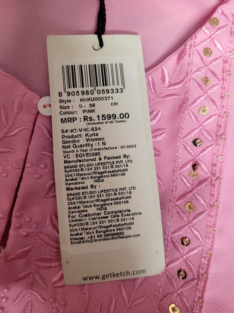 itsdRoo7's tweet photo. @myntra @MyntraSupport  please don't shop with myntra he is provided 3rd class service his customer i am very tired with myntra service  wrong product send i tried multiple time to raise a complaint but @MyntraSupport not helping i think @AjioCares is good as compared to @myntra https://t.co/HmCeCRR7jX