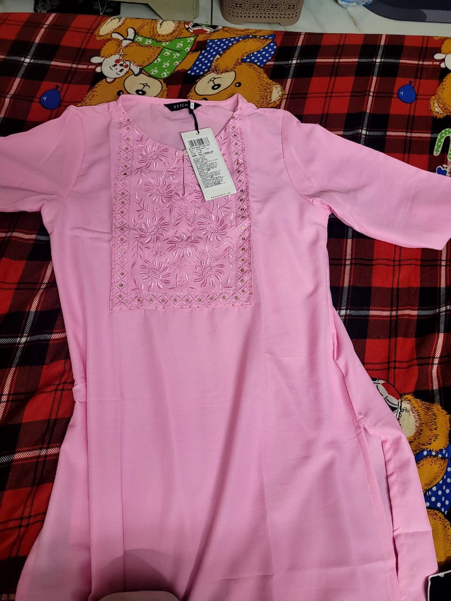 itsdRoo7's tweet photo. @myntra @MyntraSupport  please don't shop with myntra he is provided 3rd class service his customer i am very tired with myntra service  wrong product send i tried multiple time to raise a complaint but @MyntraSupport not helping i think @AjioCares is good as compared to @myntra https://t.co/HmCeCRR7jX