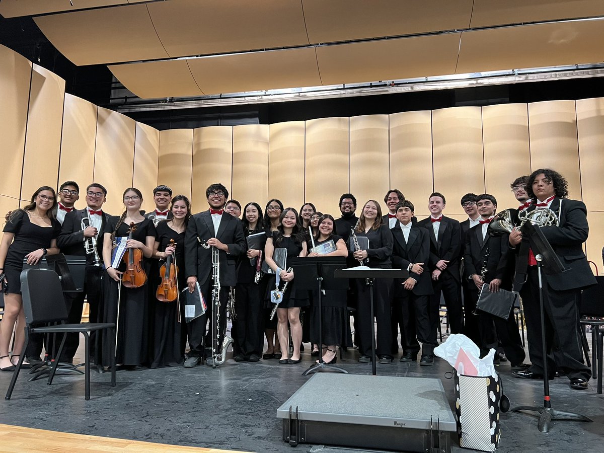 Last night, several of our band students joined the OHS Orchestra for their concert! We’re so proud of their willingness to collaborate with fellow musicians and represent our program with excellence. Way to go, everyone! GO BIG RED🅾️