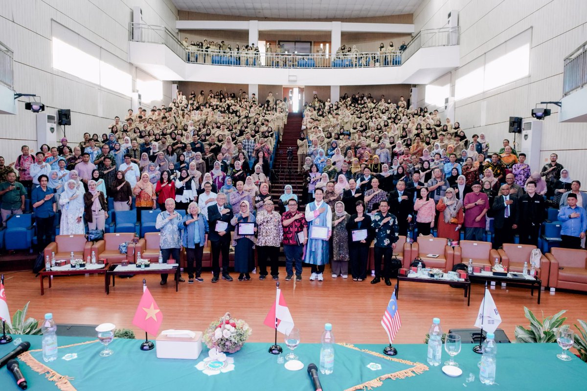 Poltekesos Bandung Hadirkan Ahli Dunia Di Konferensi Internasional Sosial Dan Kesehatan Mental. 

Politeknik Kesejahteraan Sosial (Poltekesos) Bandung dipercaya menjadi tuan rumah Fifth International Conference on Psychology, Counseling and Social Work 2025 yang digelar pada