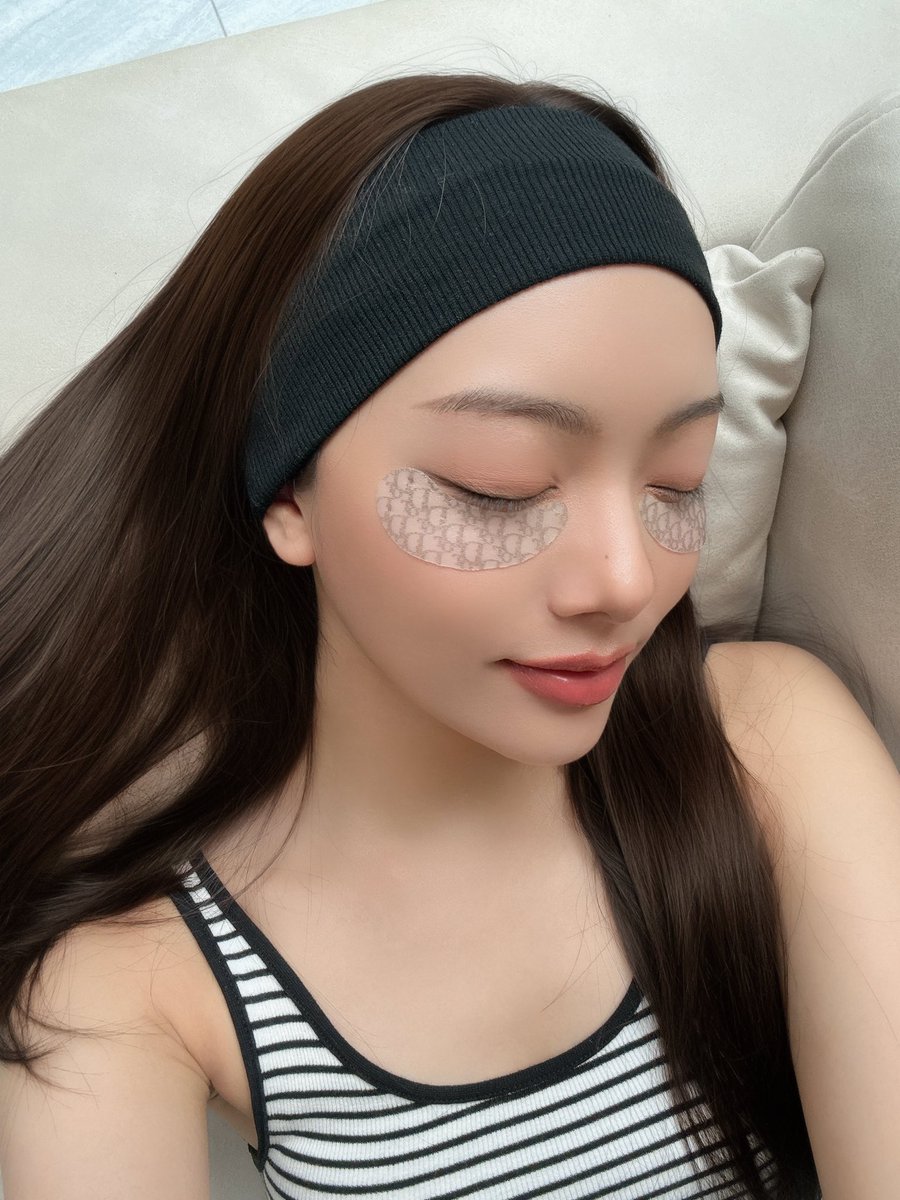 ntnewton_'s tweet photo. 🤍 My travel essentials with Dior Eye Patches & Dior Le Baume Limited Edition with case. @diorbeauty #DiorBeauty #DiorSkincare #DiorSkinEssentials https://t.co/ETZ3tLKgSe